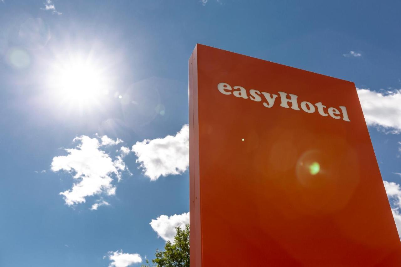 Easyhotel 3*