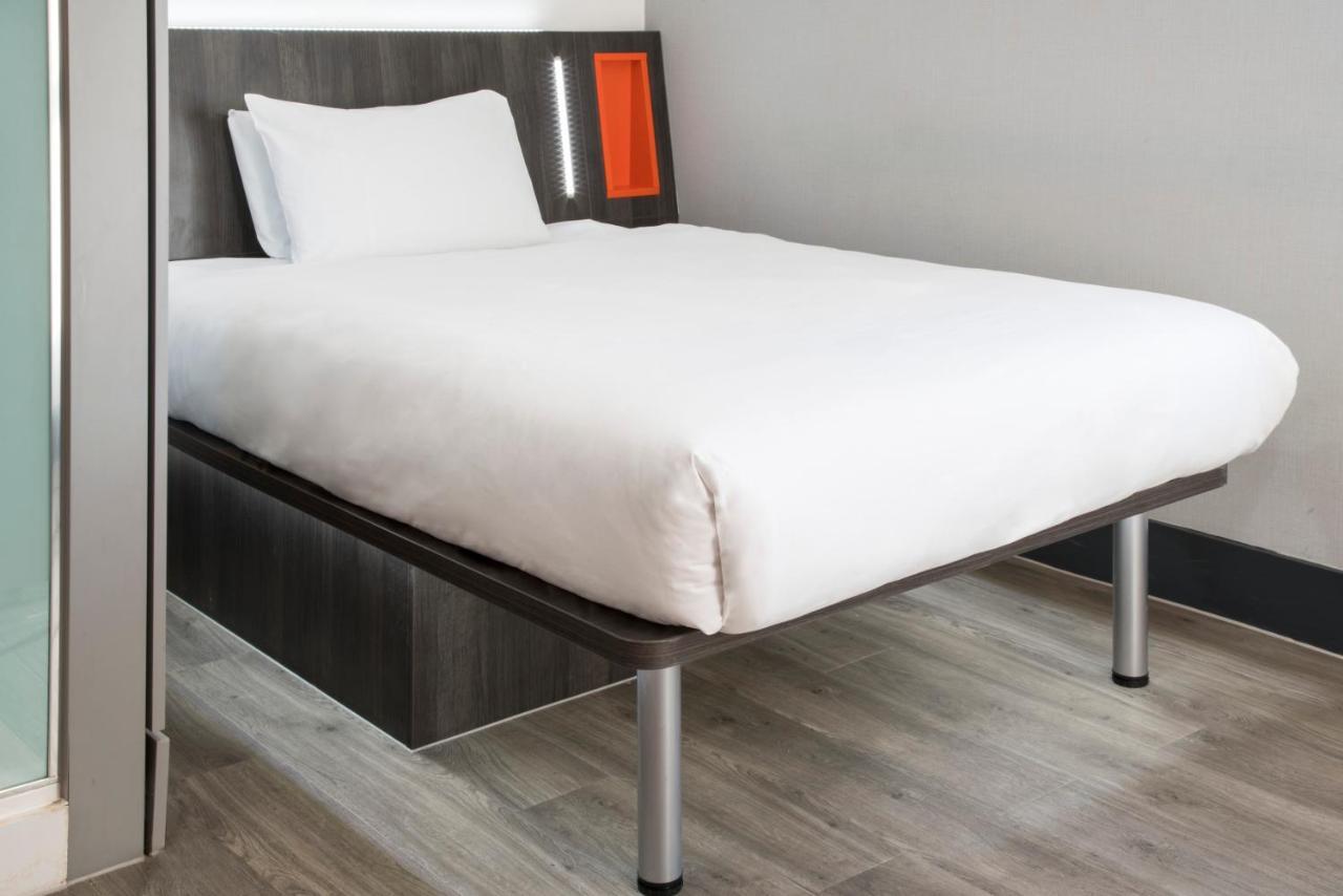 Easyhotel Hotel